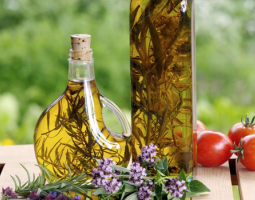 How to prepare homemade herbal vinegar?